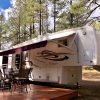 2005 HitchHiker Champagne 5th Wheel – Excellent Condition!